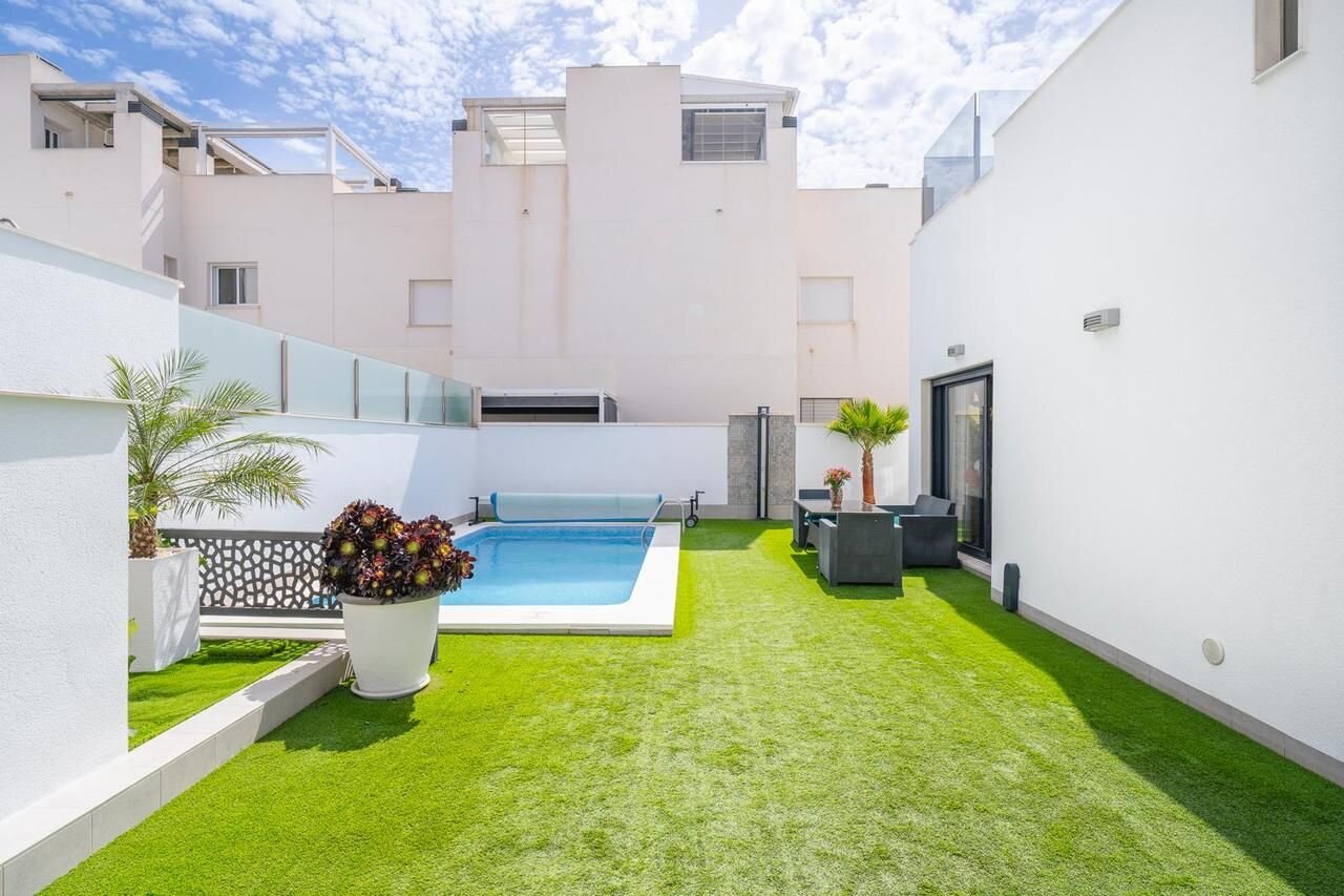 Villa de 5 Chambres à Aguas Nuevas, Torrevieja - Image 40