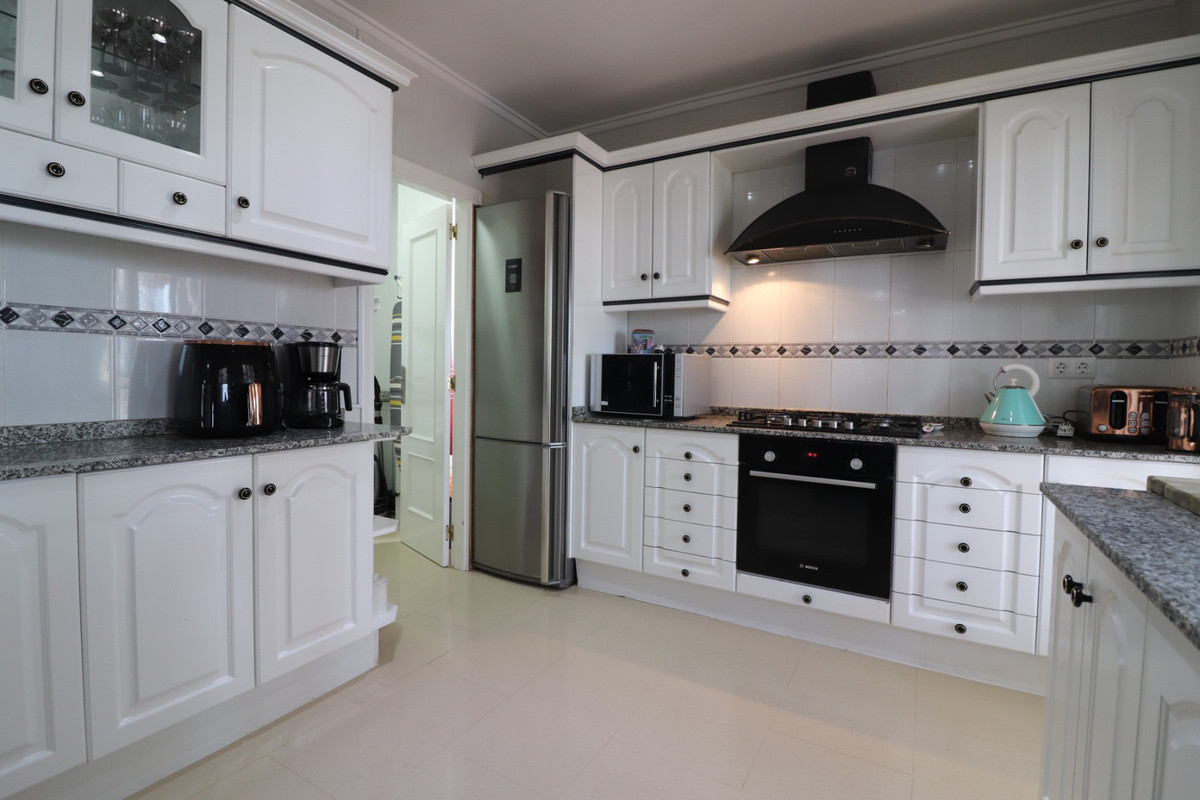 4-Bedroom Detached House in Algorfa | Sunny Casas - Cost... - Image 10