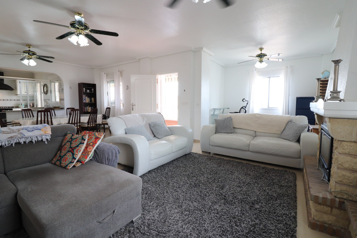 4-Bedroom Detached House in Algorfa | Sunny Casas - Cost... - Image 13