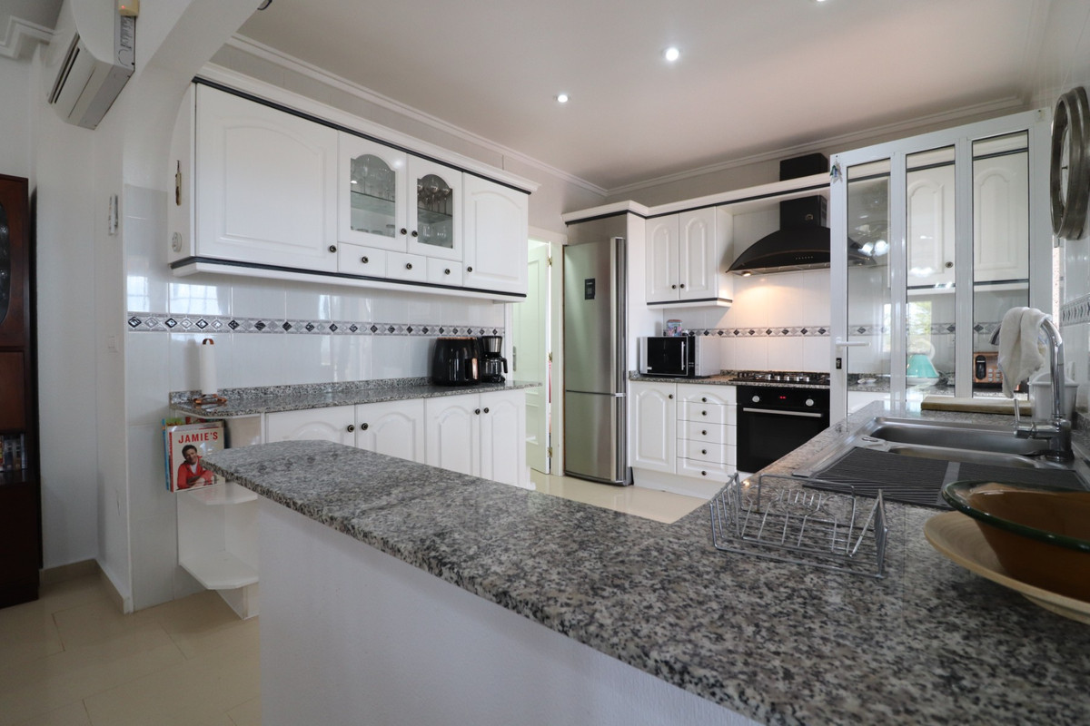 4-Bedroom Detached House in Algorfa | Sunny Casas - Cost... - Image 14