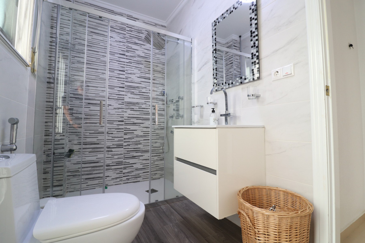 4-Bedroom Detached House in Algorfa | Sunny Casas - Cost... - Image 22