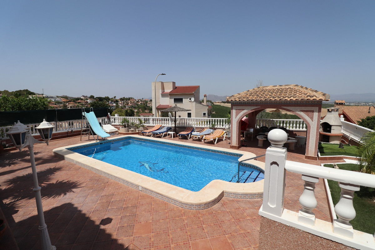 4-Bedroom Detached House in Algorfa | Sunny Casas - Cost... - Image 9