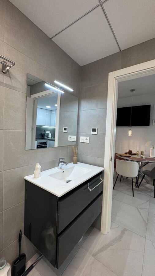 1-Bedroom Apartment in Estacion de Autobuses, Torrevieja - Image 18