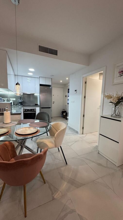 1-Bedroom Apartment in Estacion de Autobuses, Torrevieja - Image 3