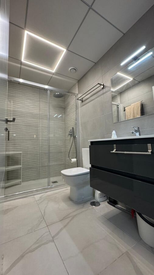 1-Bedroom Apartment in Estacion de Autobuses, Torrevieja - Image 32