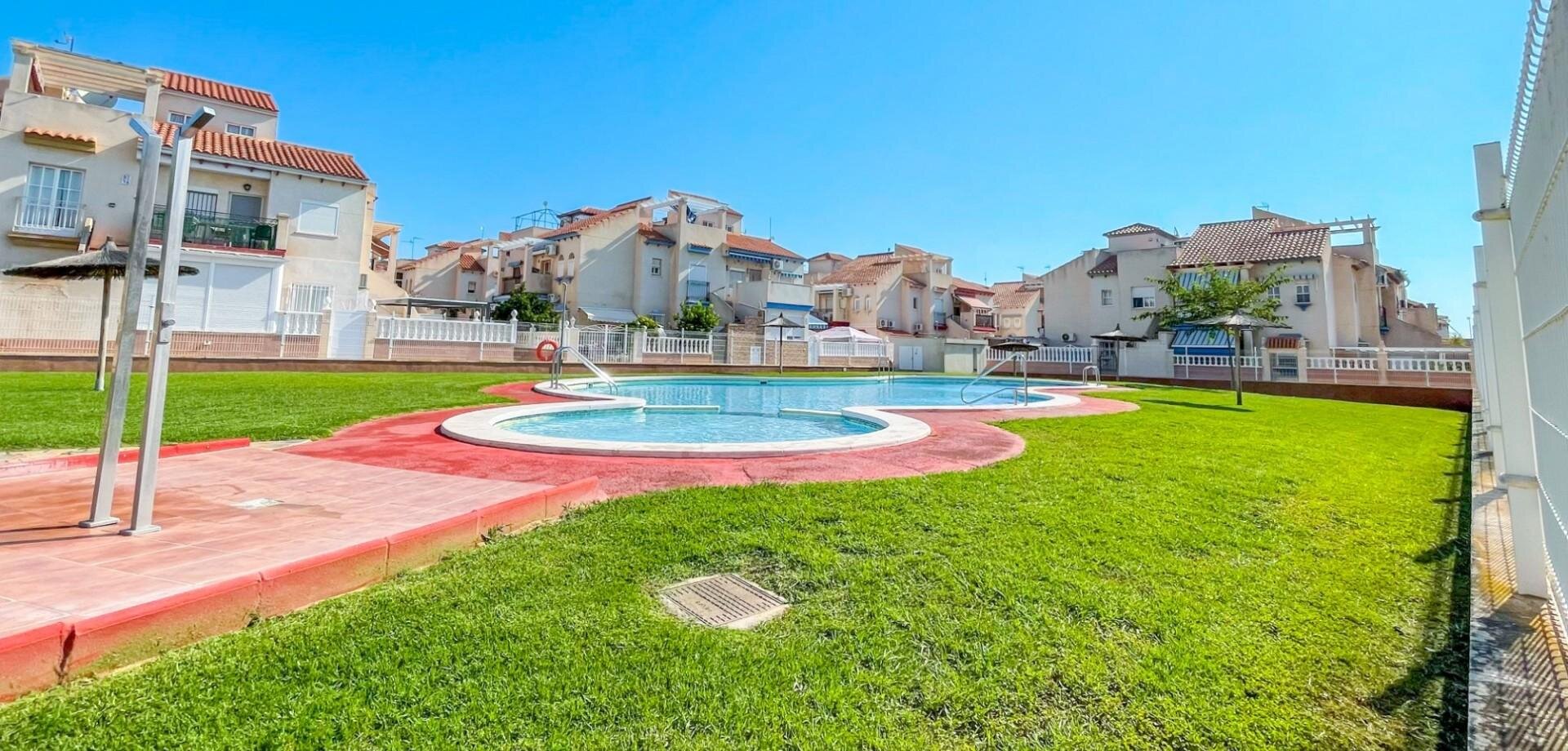 2-Bedroom Bungalow in Playa Flamenca, Orihuela Costa - Image 21