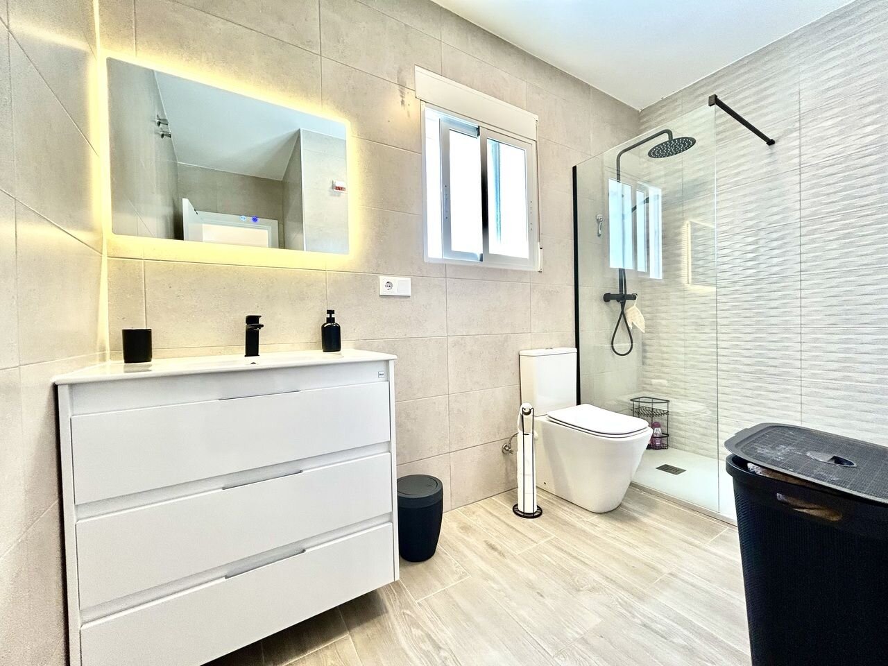 5-Bedroom Villa in Villamartin, Orihuela Costa - Image 17