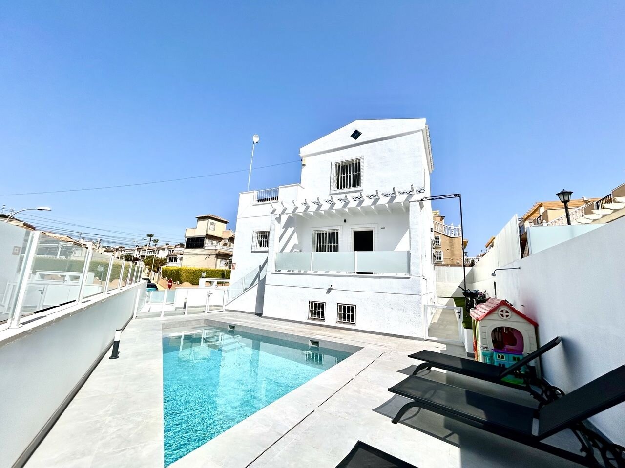 5-Bedroom Villa in Villamartin, Orihuela Costa - Image 26