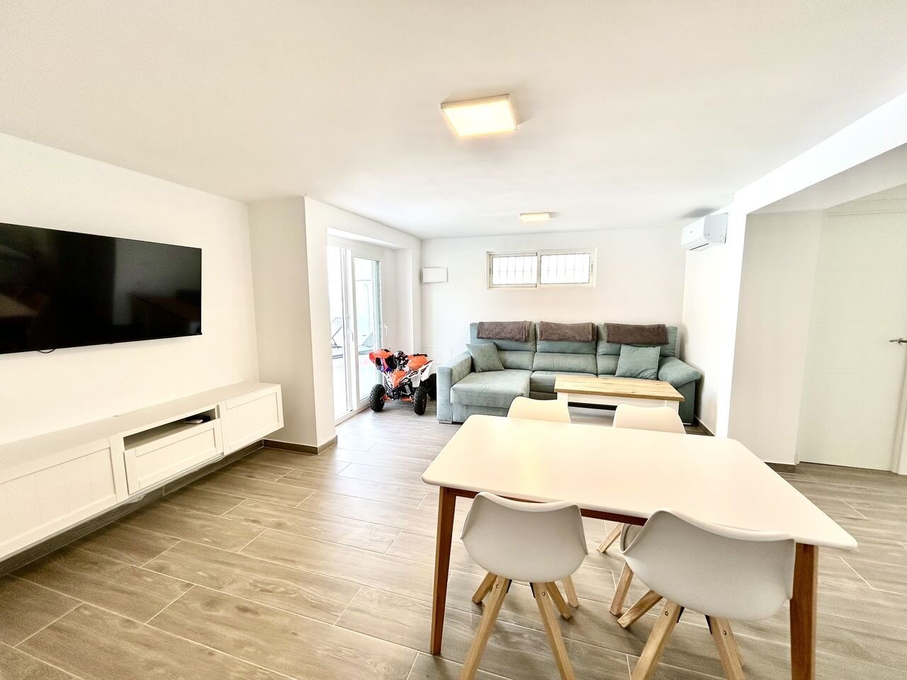 5-Bedroom Villa in Villamartin, Orihuela Costa - Image 31