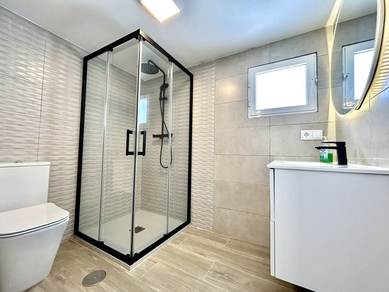 5-Bedroom Villa in Villamartin, Orihuela Costa - Image 40