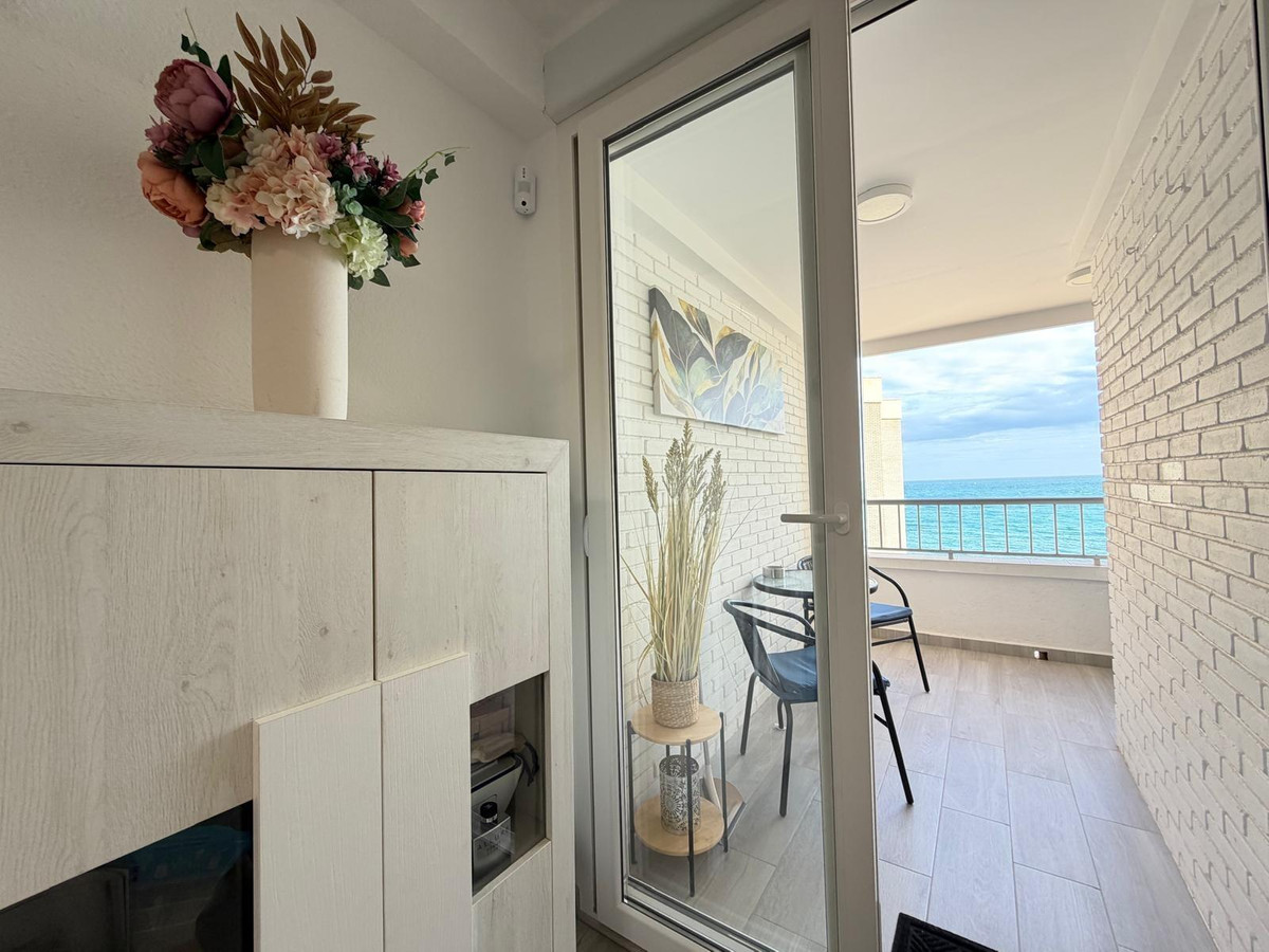 3-Bedroom Middle Floor Apartment in  Torrevieja | Sunny C... - Image 16