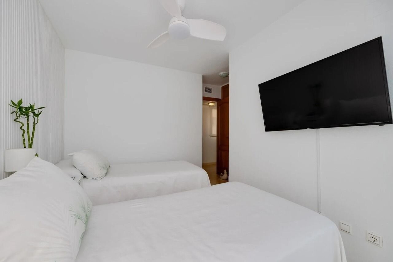 3-Bedroom Penthouse in Habaneras, Torrevieja - Image 17