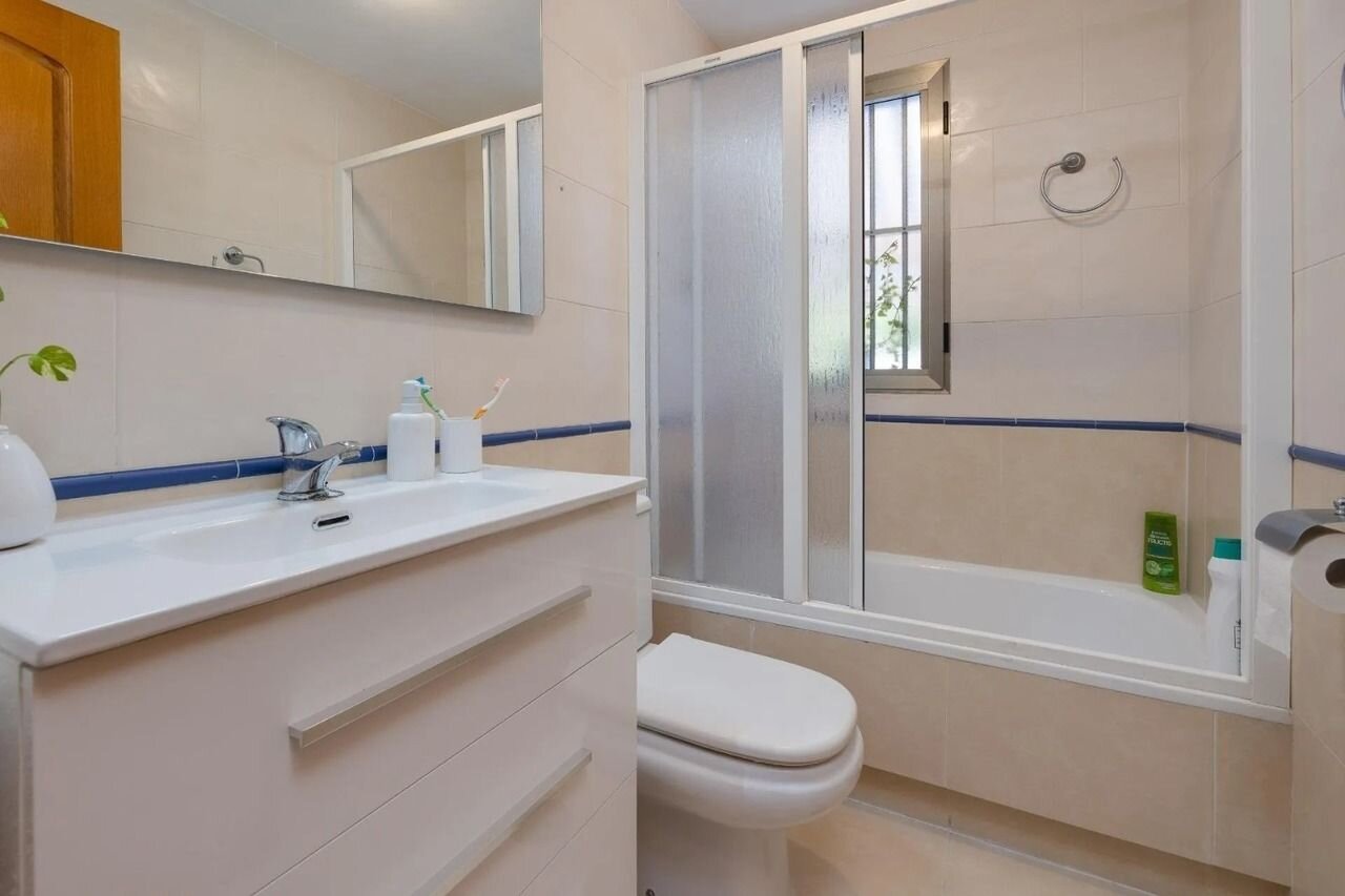 3-Bedroom Penthouse in Habaneras, Torrevieja - Image 19