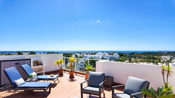 Apartamento de 2 Dormitorios en Villamartín-las Filipinas, Orihuela Costa
