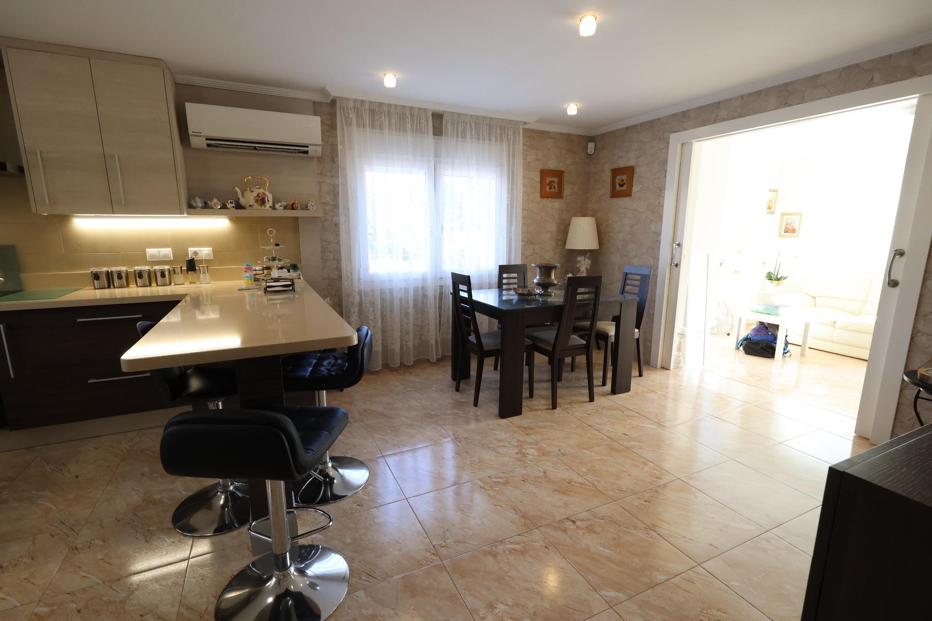 5-Bedroom Villa in Los Balcones - Los Altos del Edén, Torrevieja - Image 6