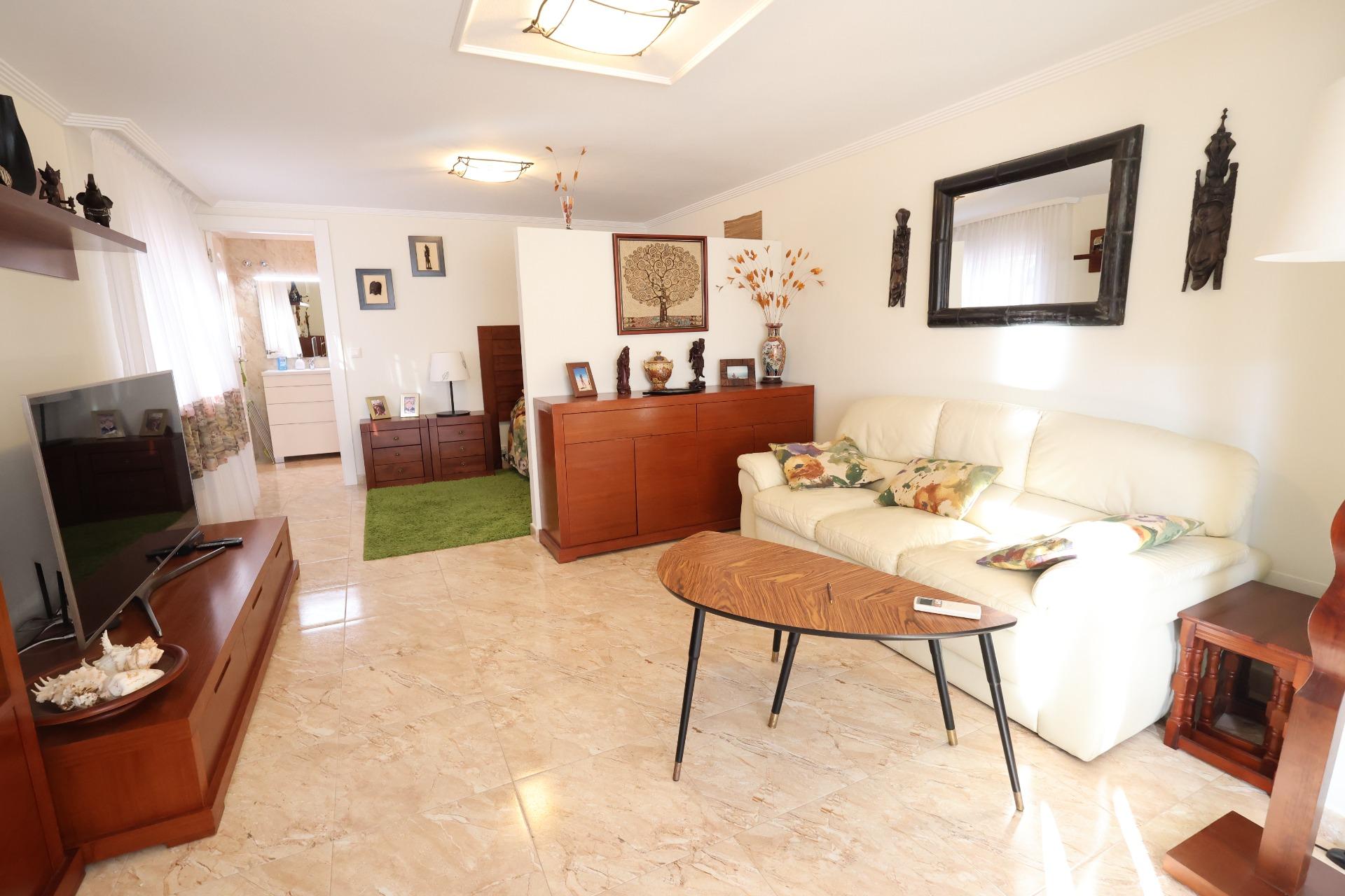 5-Bedroom Villa in Los Balcones - Los Altos del Edén, Torrevieja - Image 7