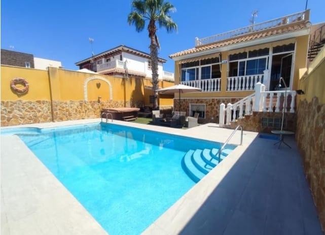 6-Bedroom Villa in Torreblanca, Torrevieja - Image 2