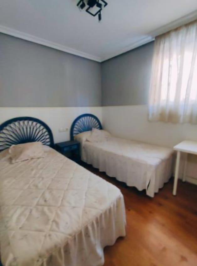 6-Bedroom Villa in Torreblanca, Torrevieja - Image 20