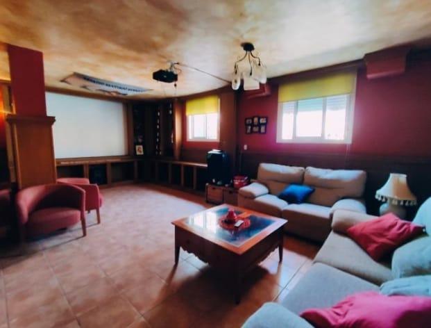 6-Bedroom Villa in Torreblanca, Torrevieja - Image 21