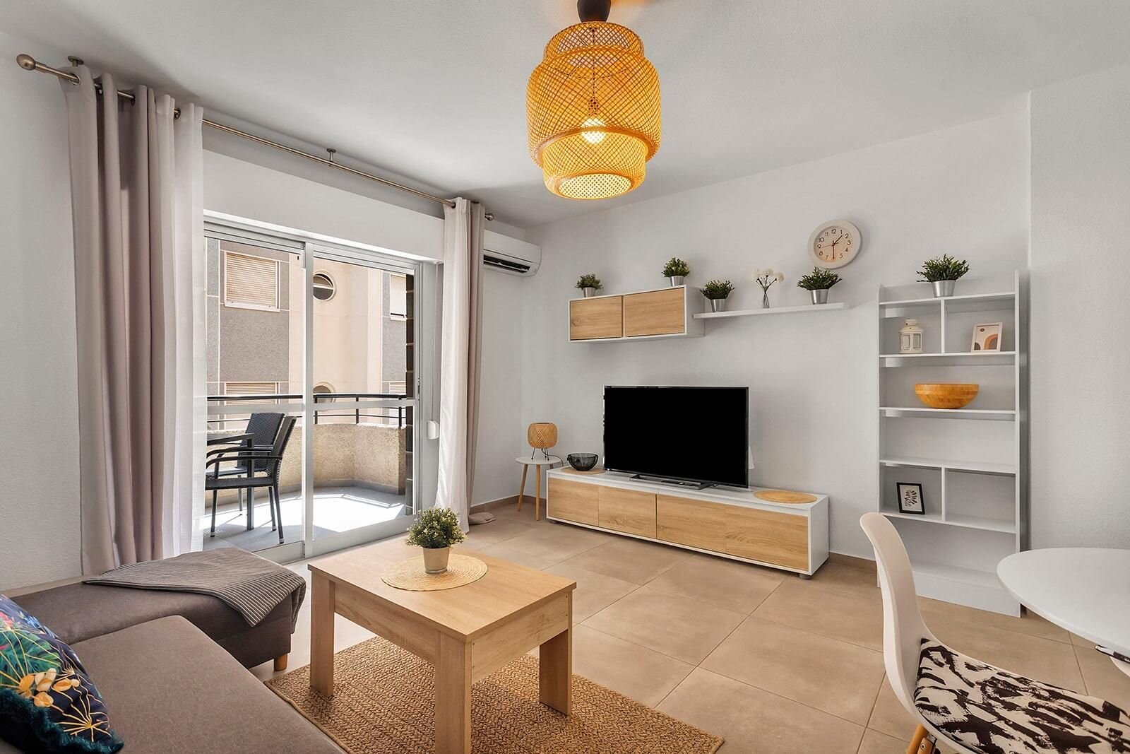 3-Bedroom Apartment in Habaneras, Torrevieja - Image 2