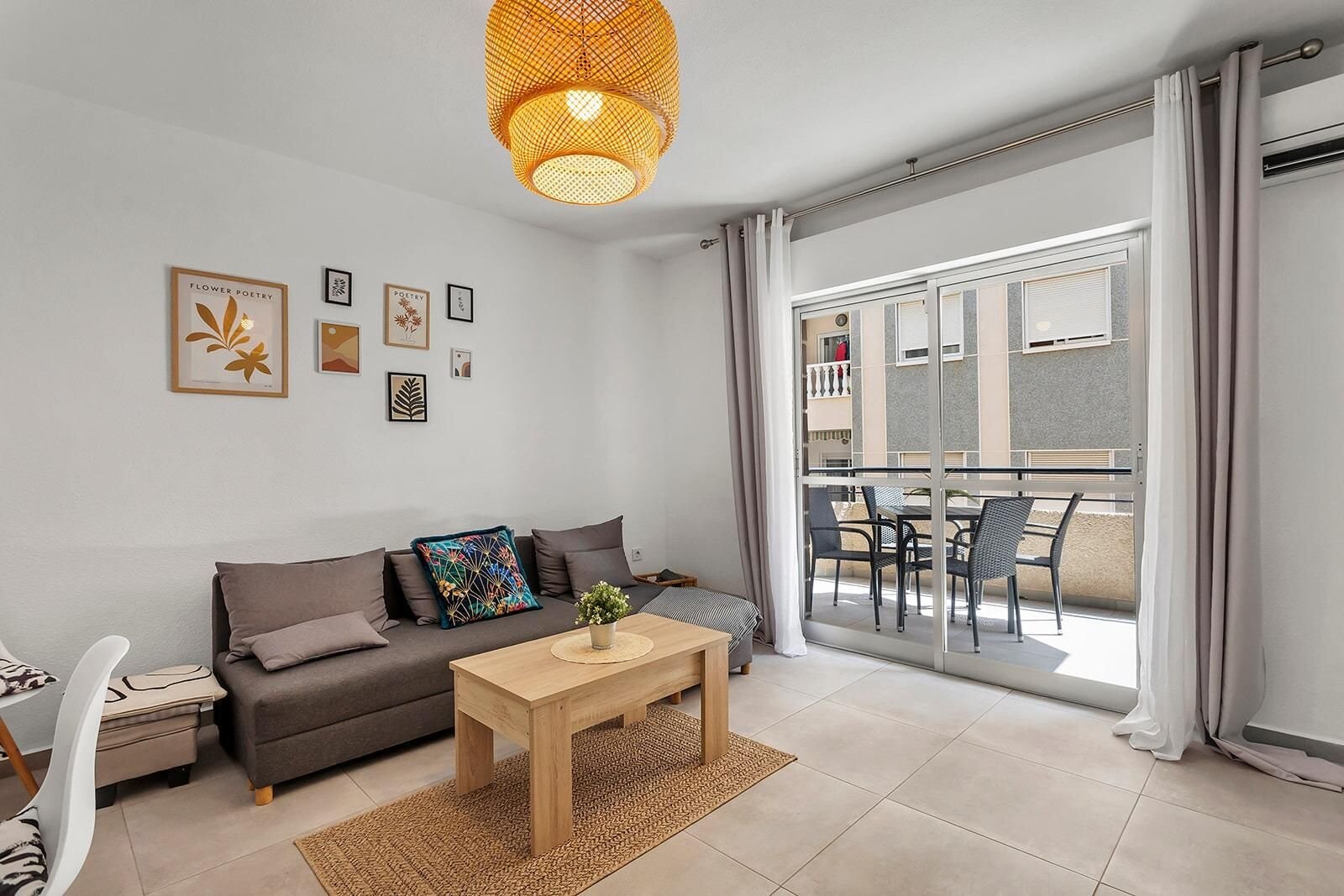3-Bedroom Apartment in Habaneras, Torrevieja - Image 3
