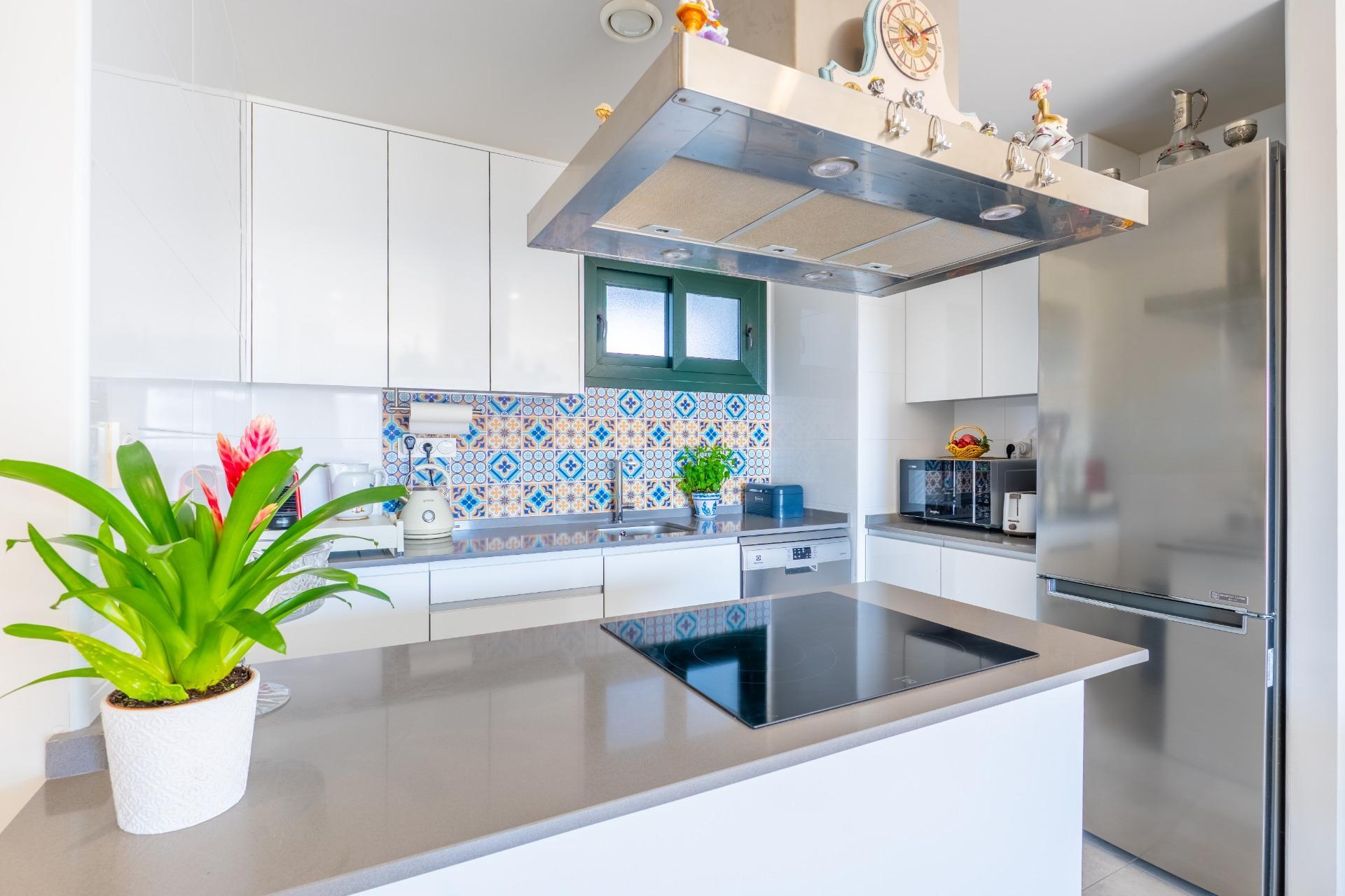 2-Bedroom Apartment in Mil Palmeras, Pilar de la Horadada - Image 2