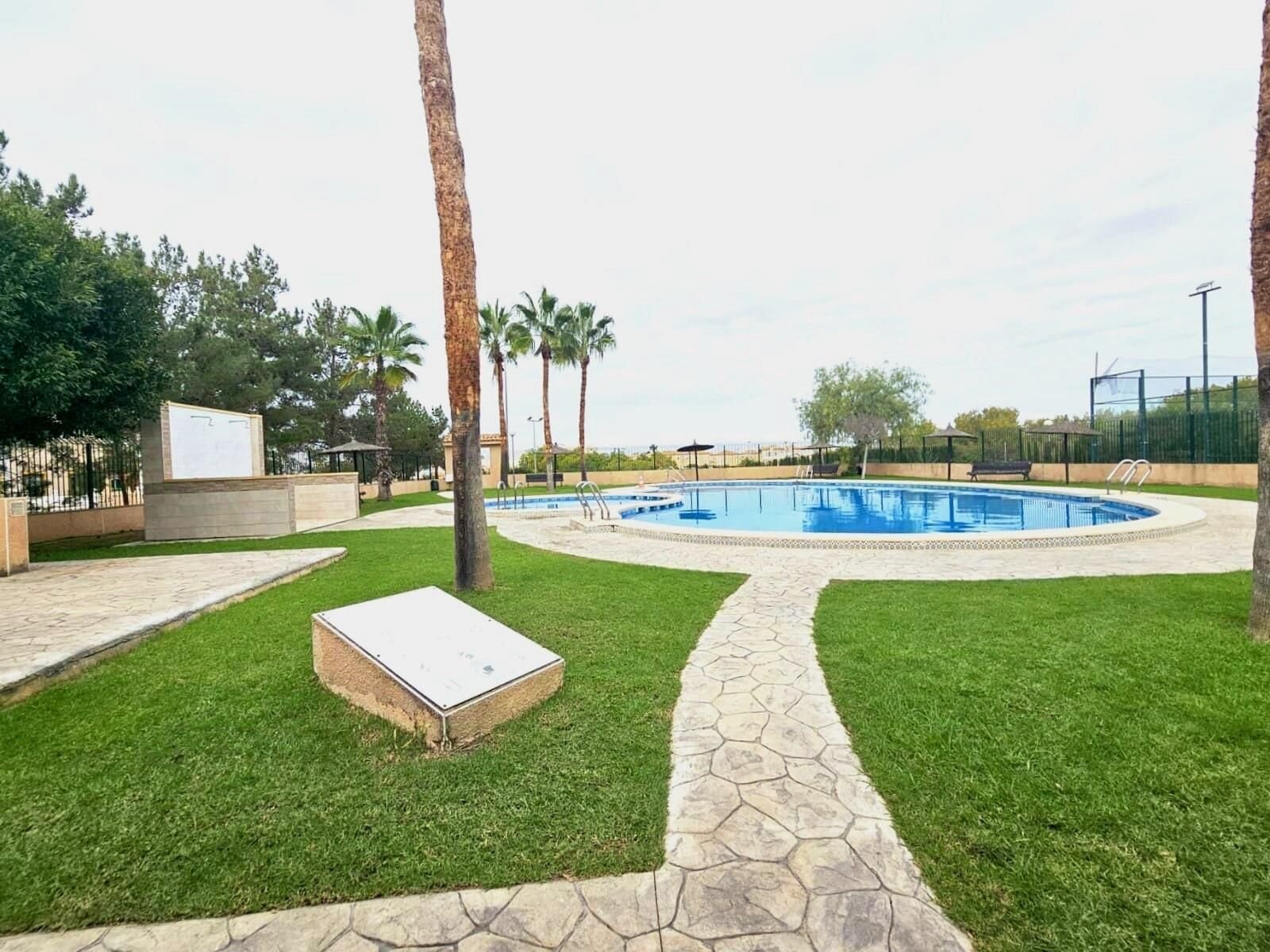 6-Bedroom House in Los Altos, Orihuela Costa - Image 2