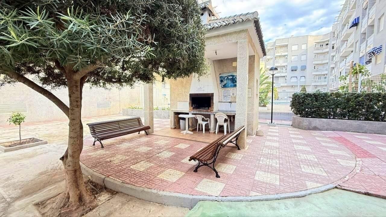 1-Bedroom Apartment in Playa del Cura, Torrevieja - Image 28