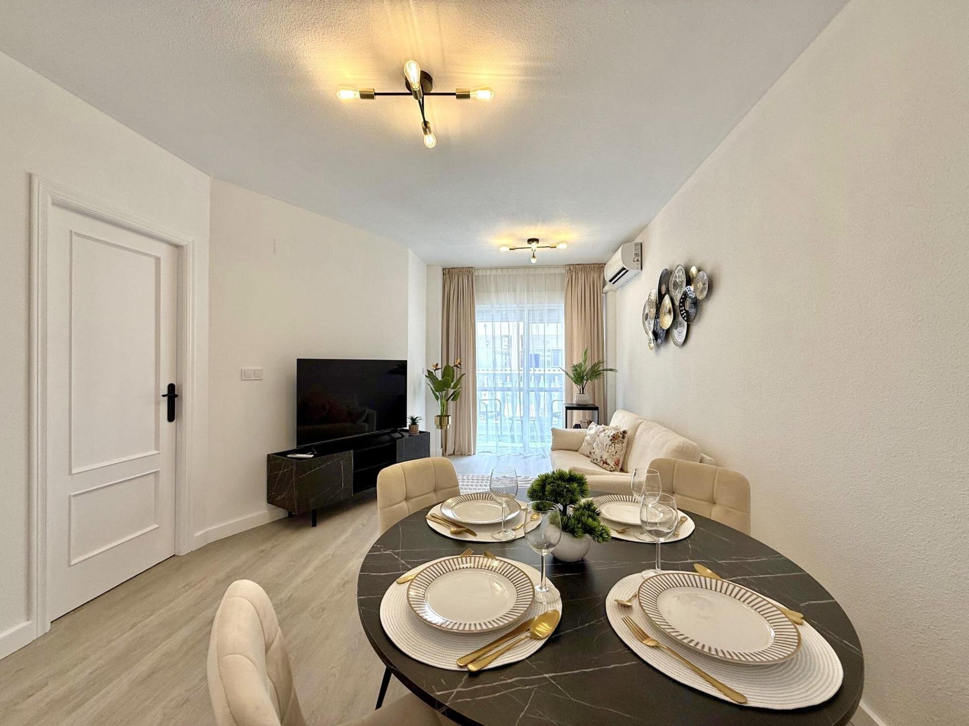 1-Bedroom Apartment in Playa del Cura, Torrevieja - Image 7