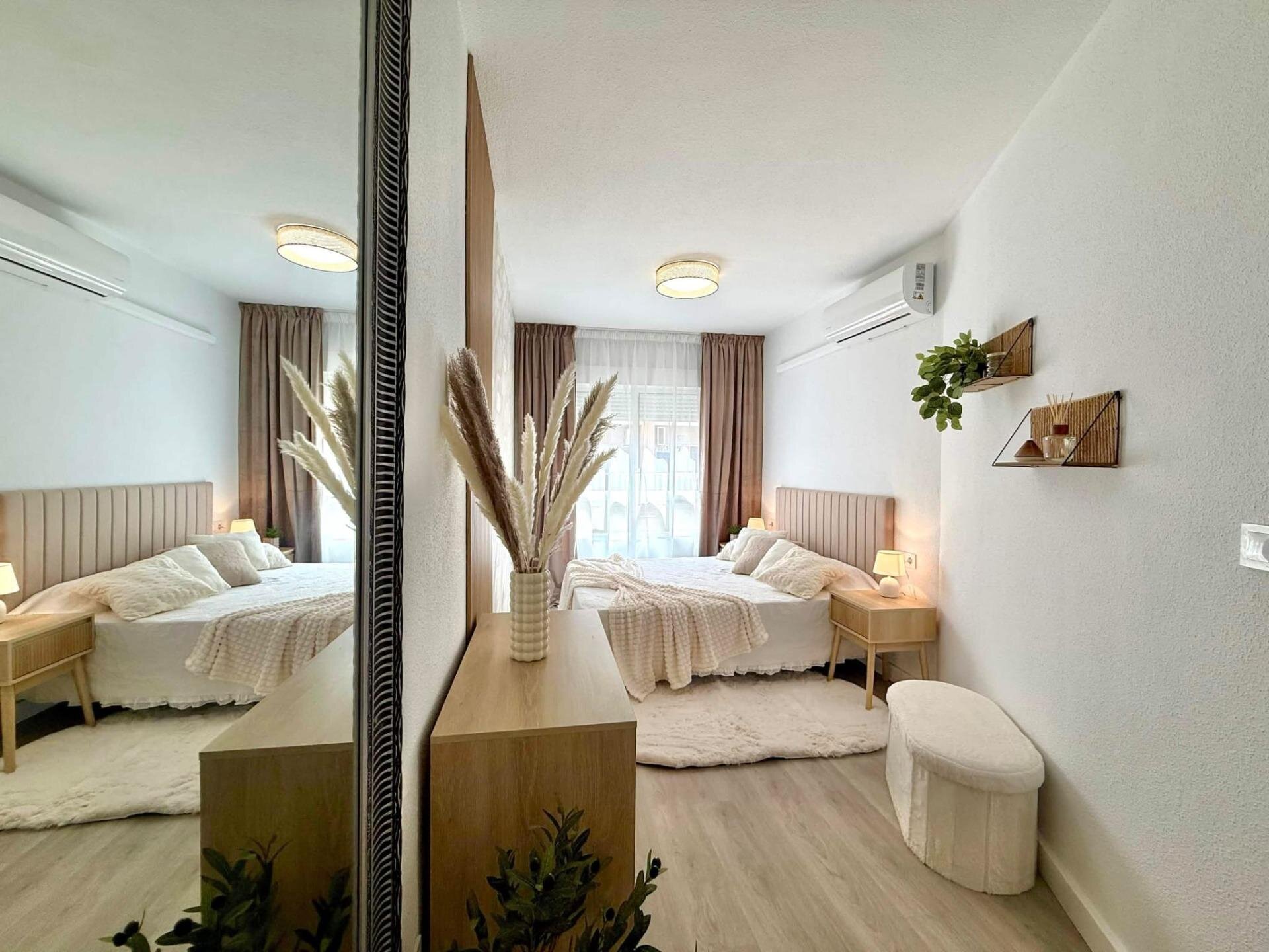 1-Bedroom Apartment in Playa del Cura, Torrevieja - Image 8