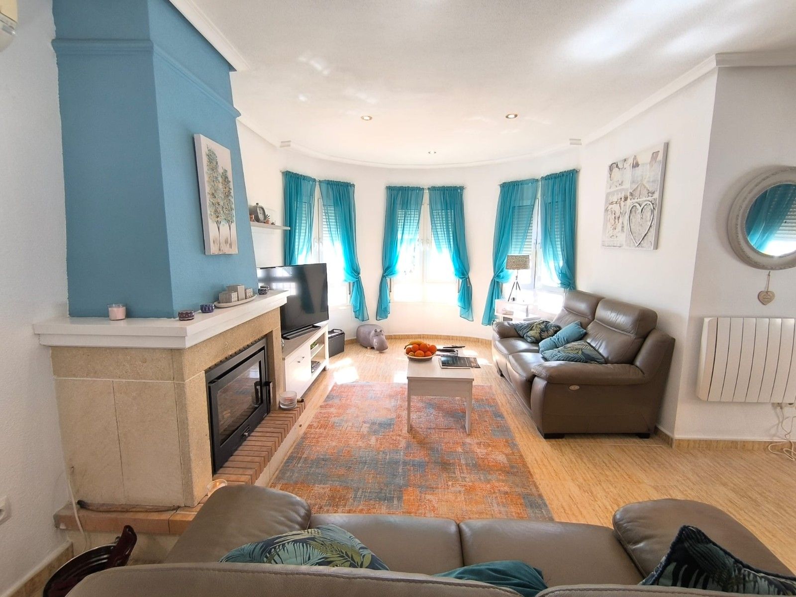 3-Bedroom Villa in Urbanizaciones, Guardamar del Segura - Image 1