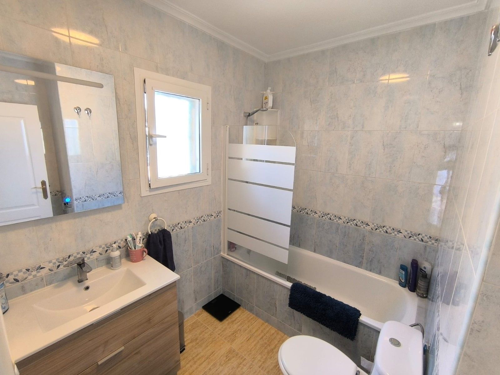 3-Bedroom Villa in Urbanizaciones, Guardamar del Segura - Image 9