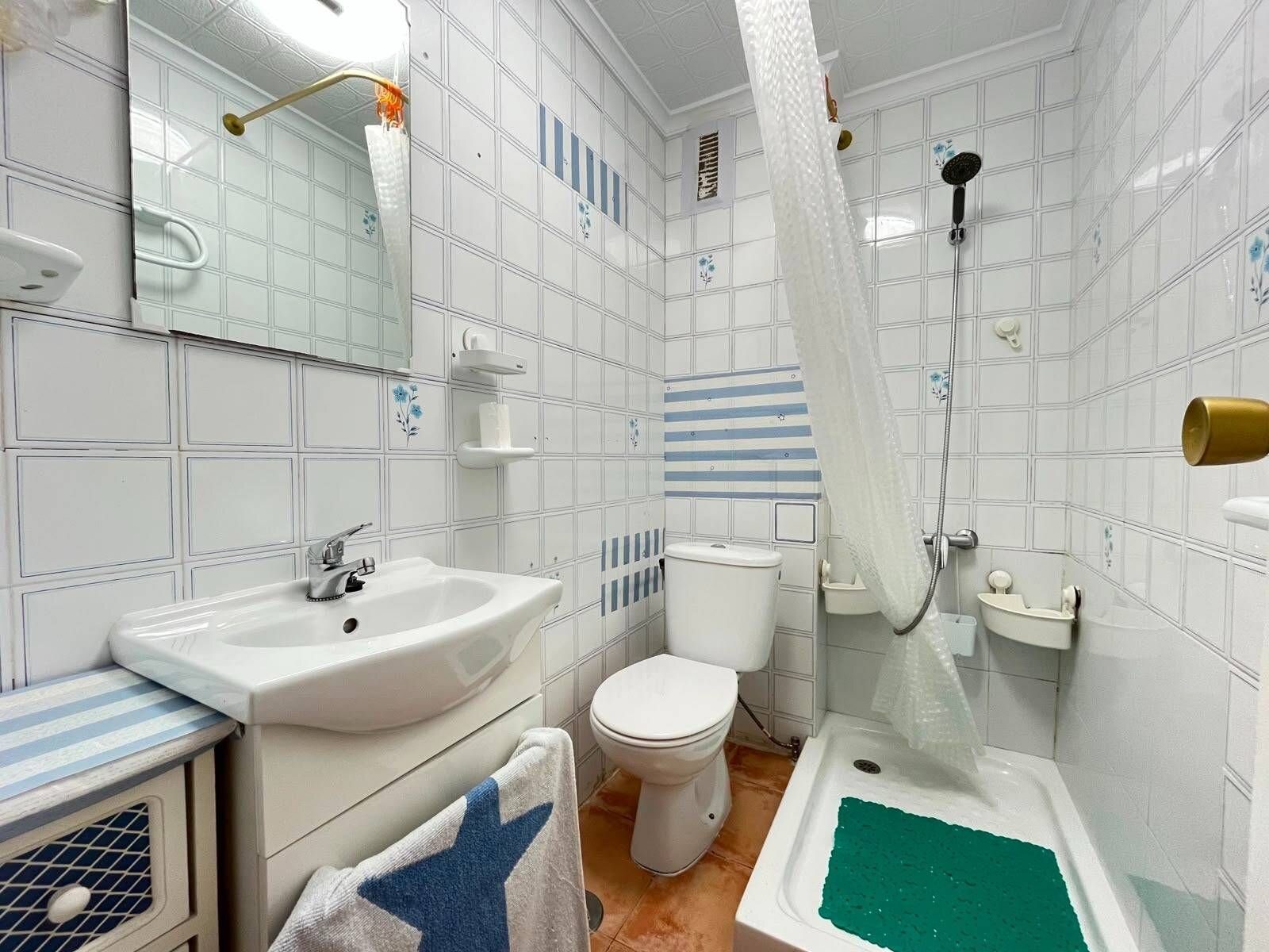 3-Bedroom Apartment in Villananitos, Lo Pagan - Image 16
