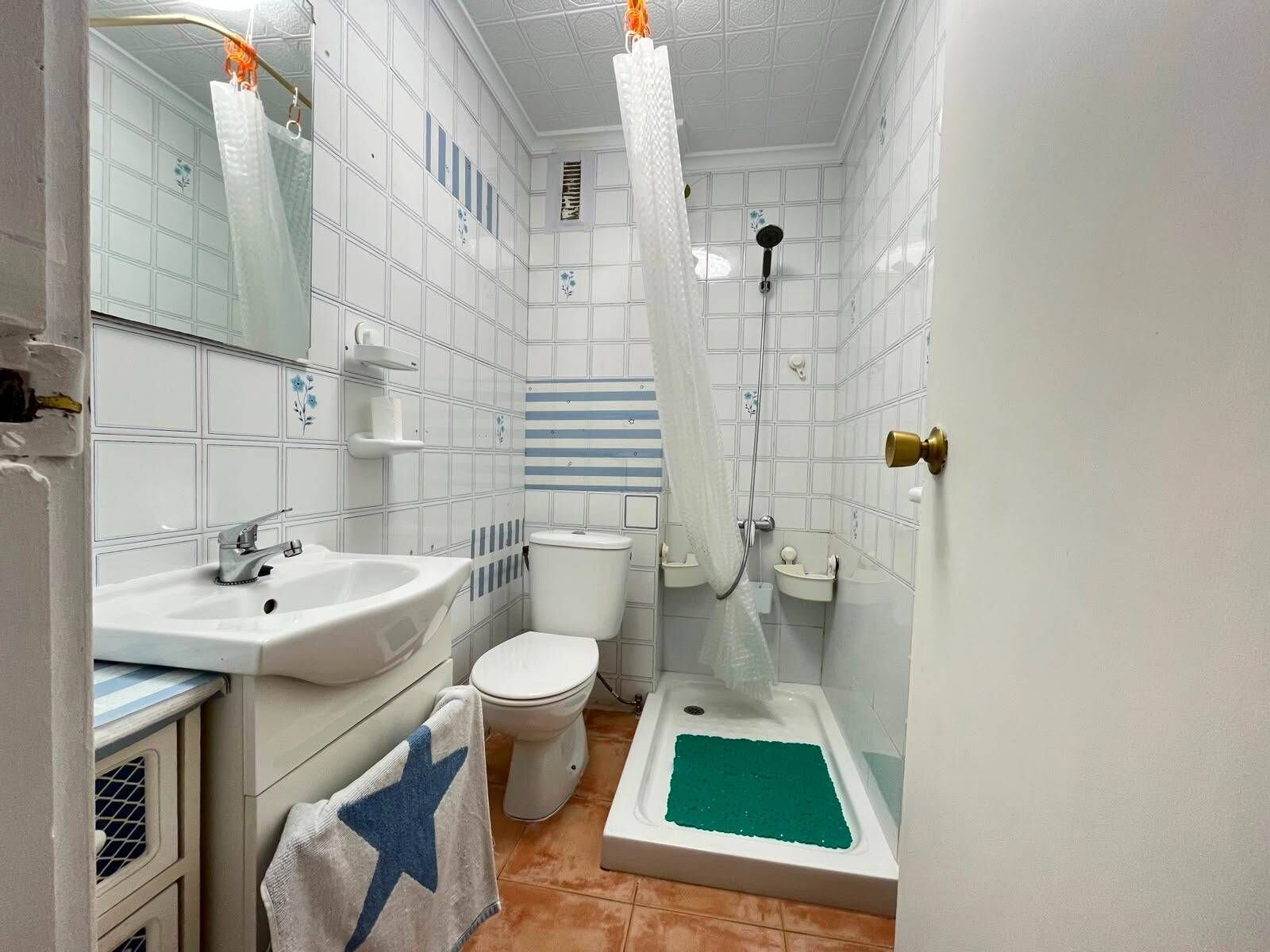 3-Bedroom Apartment in Villananitos, Lo Pagan - Image 9