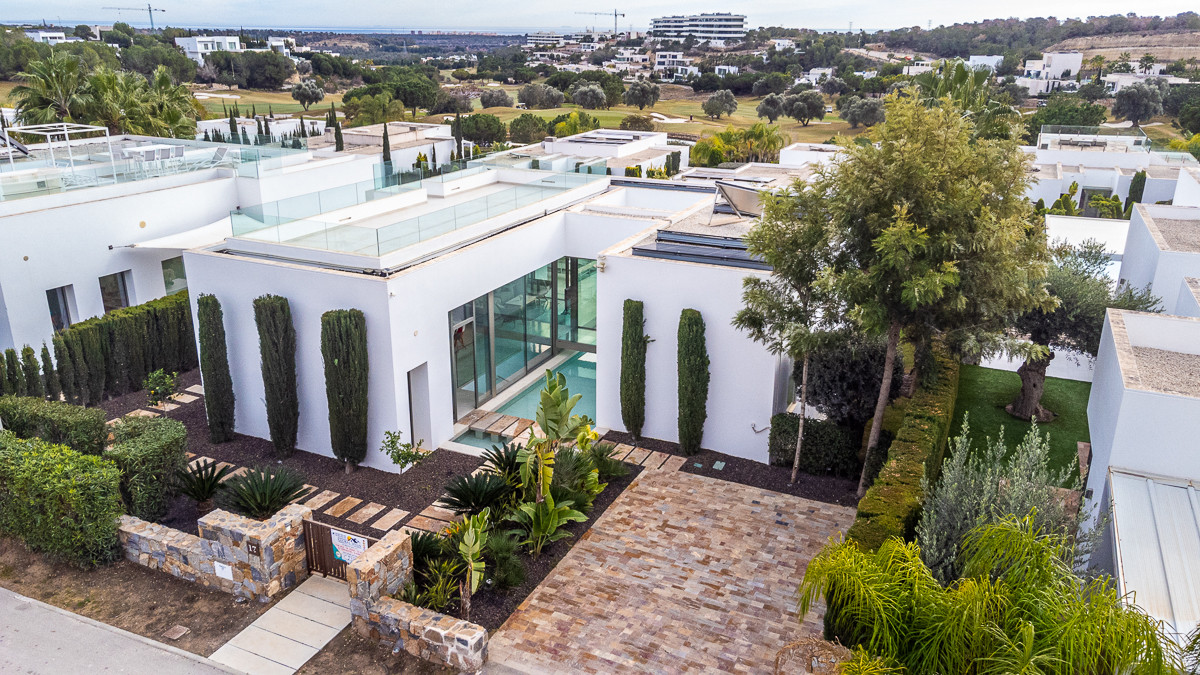 Vrijstaande villa met 4 Slaapkamers in Las Colinas Golf, ... - Image 2