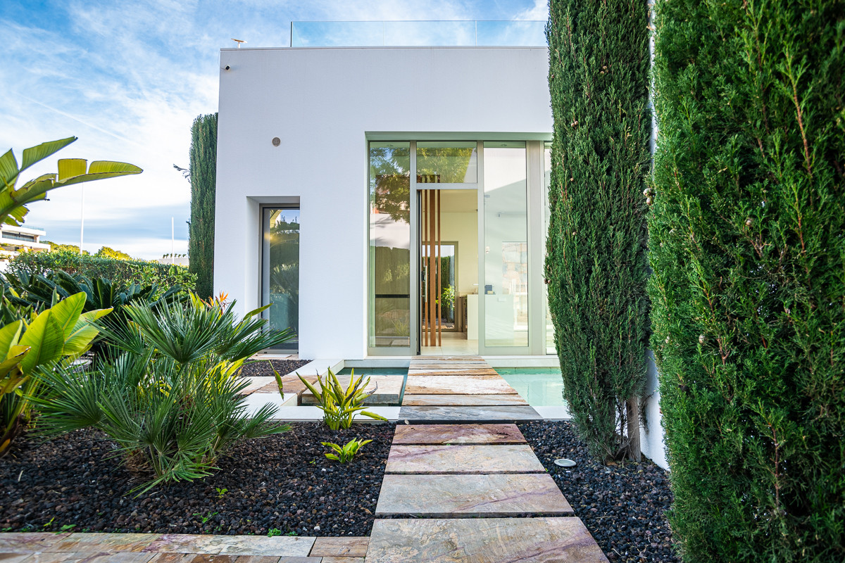 Vrijstaande villa met 4 Slaapkamers in Las Colinas Golf, ... - Image 7