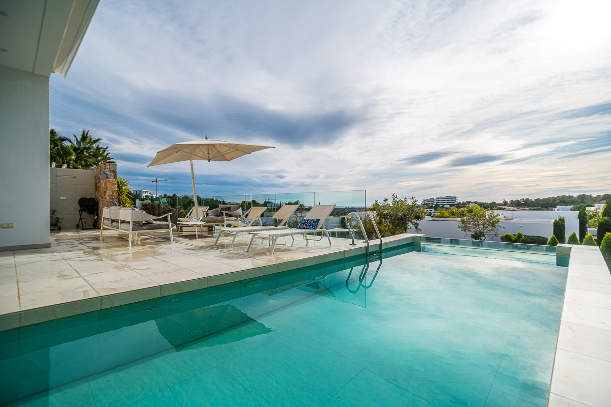 Vrijstaande villa met 4 Slaapkamers in Las Colinas Golf, ... - Image 8