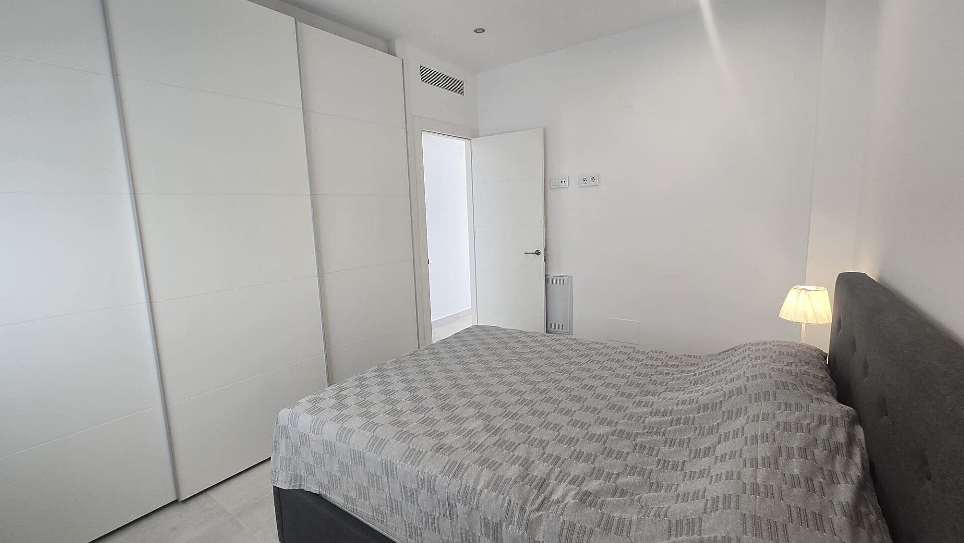 2-Bedroom Penthouse in Pilar de la Horadada - Image 10