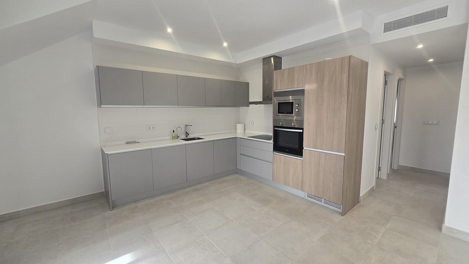 2-Bedroom Penthouse in Pilar de la Horadada - Image 3