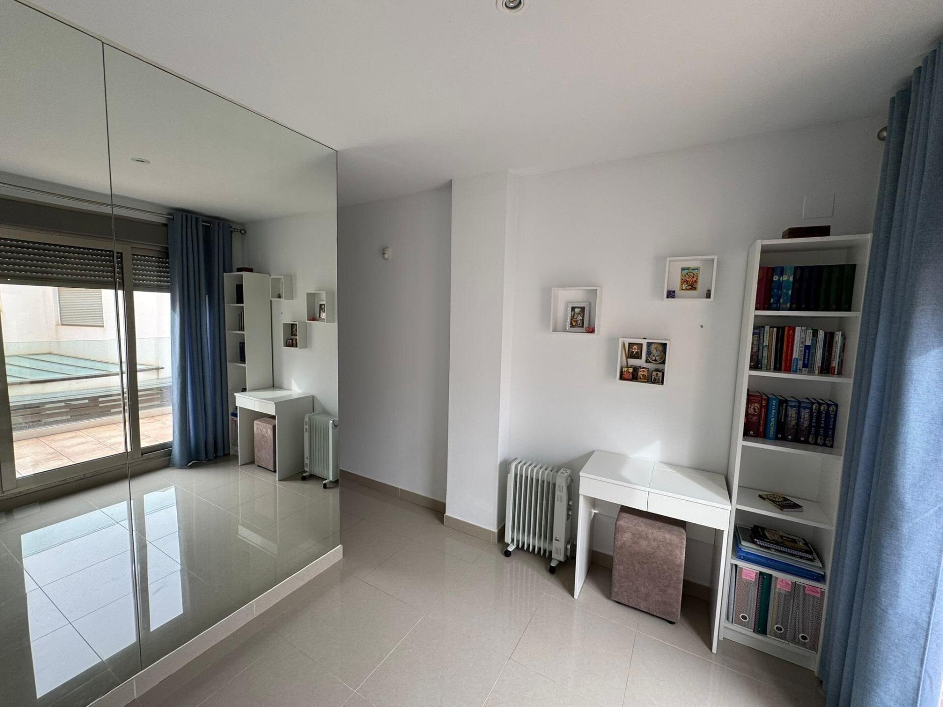 Huis met 3 Slaapkamers in Punta Prima, Torrevieja - Image 18
