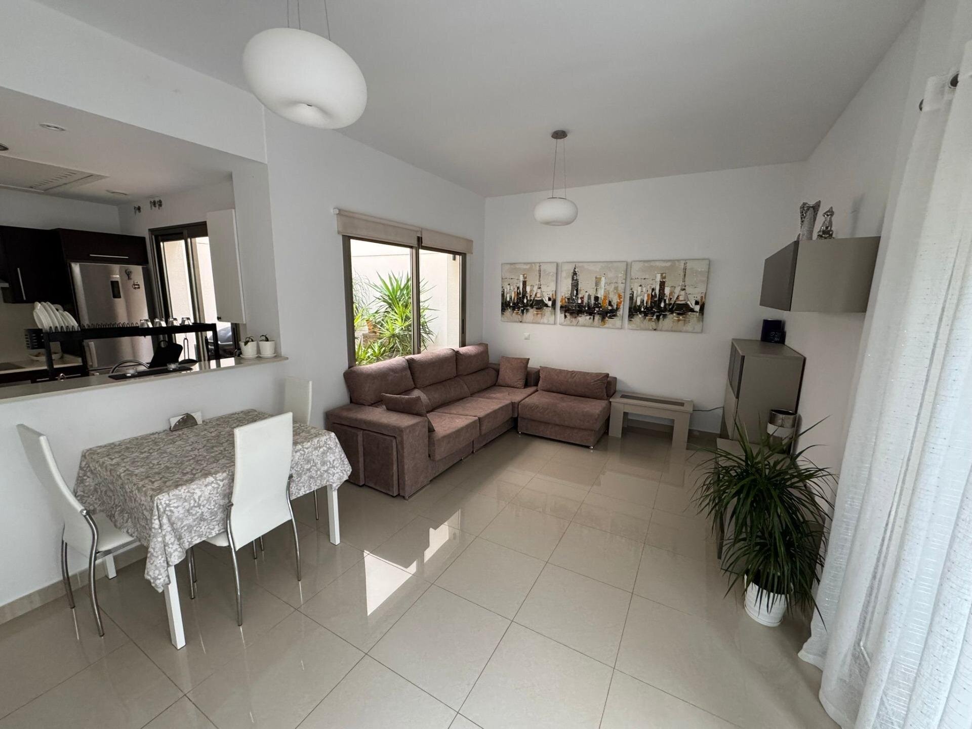 Huis met 3 Slaapkamers in Punta Prima, Torrevieja - Image 3