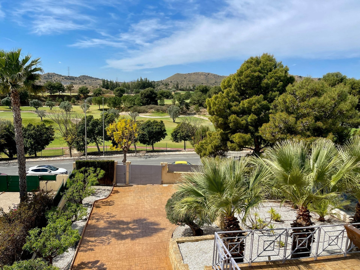 6-Bedroom Detached House in  Monforte Del Cid - Image 23