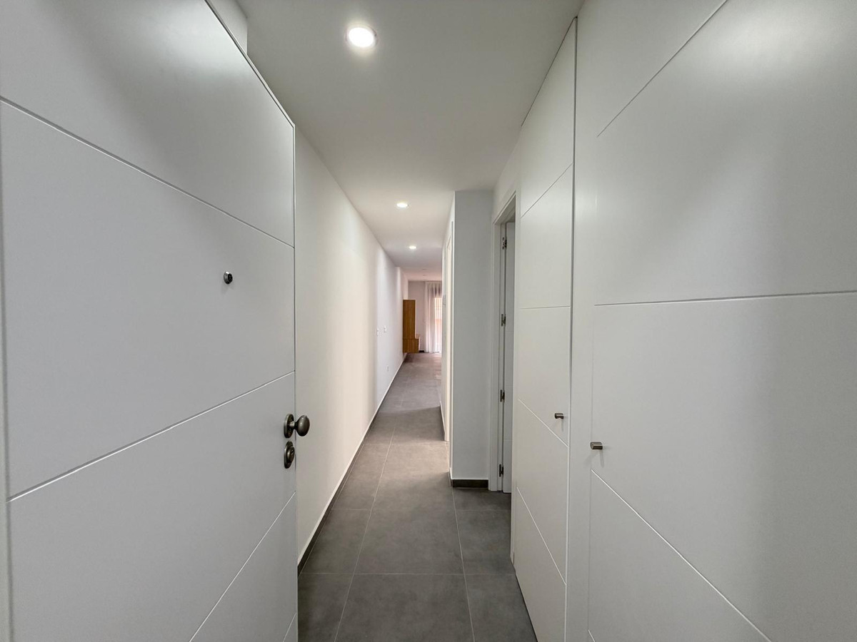 3-Bedroom Middle Floor Apartment in Torrevieja | Sunny C... - Image 1