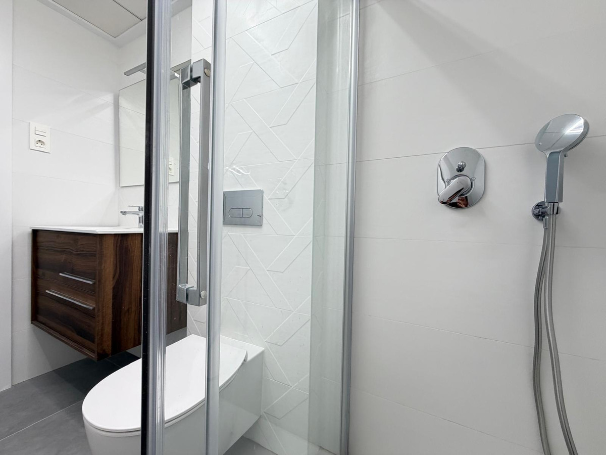 3-Bedroom Middle Floor Apartment in Torrevieja | Sunny C... - Image 13