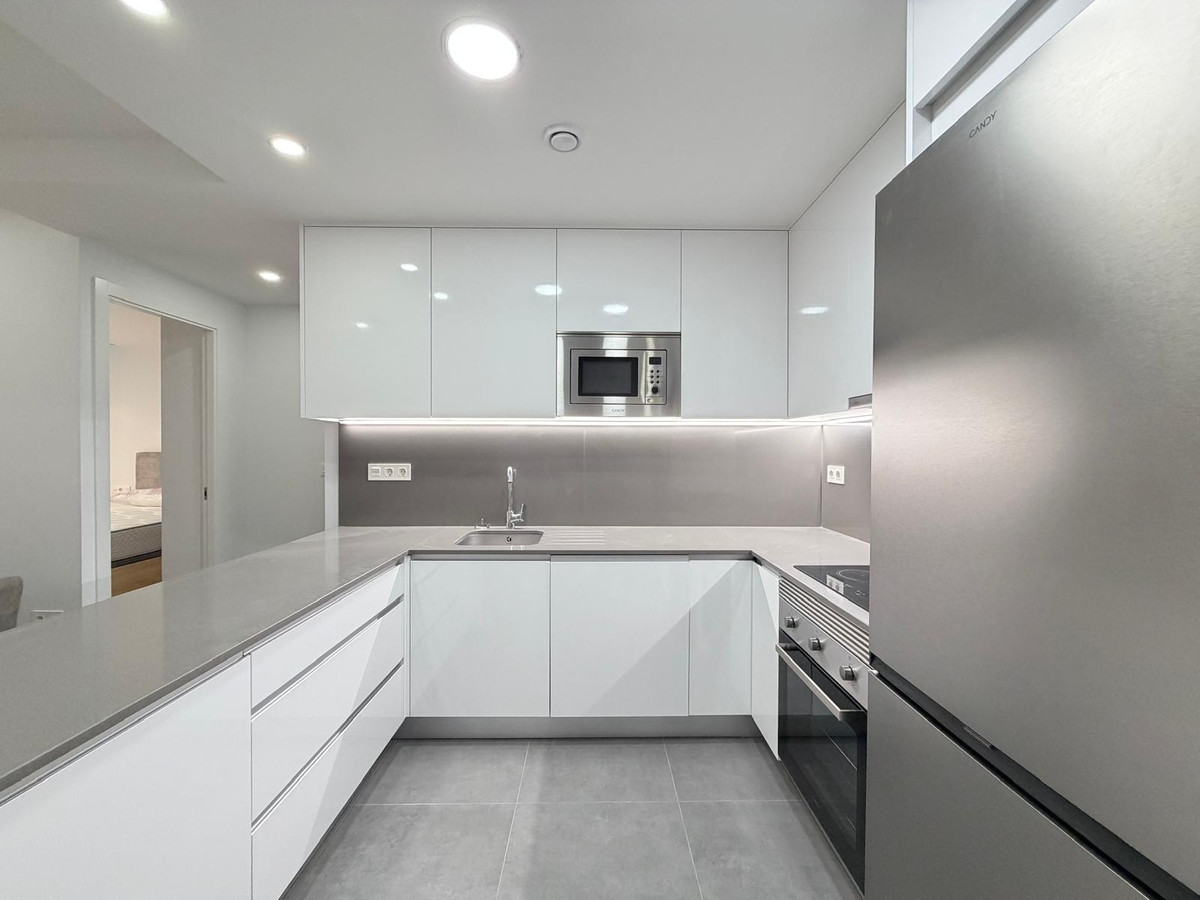 3-Bedroom Middle Floor Apartment in Torrevieja | Sunny C... - Image 16