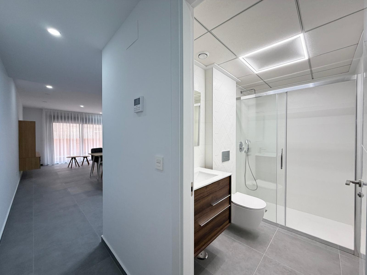 3-Bedroom Middle Floor Apartment in Torrevieja | Sunny C... - Image 9