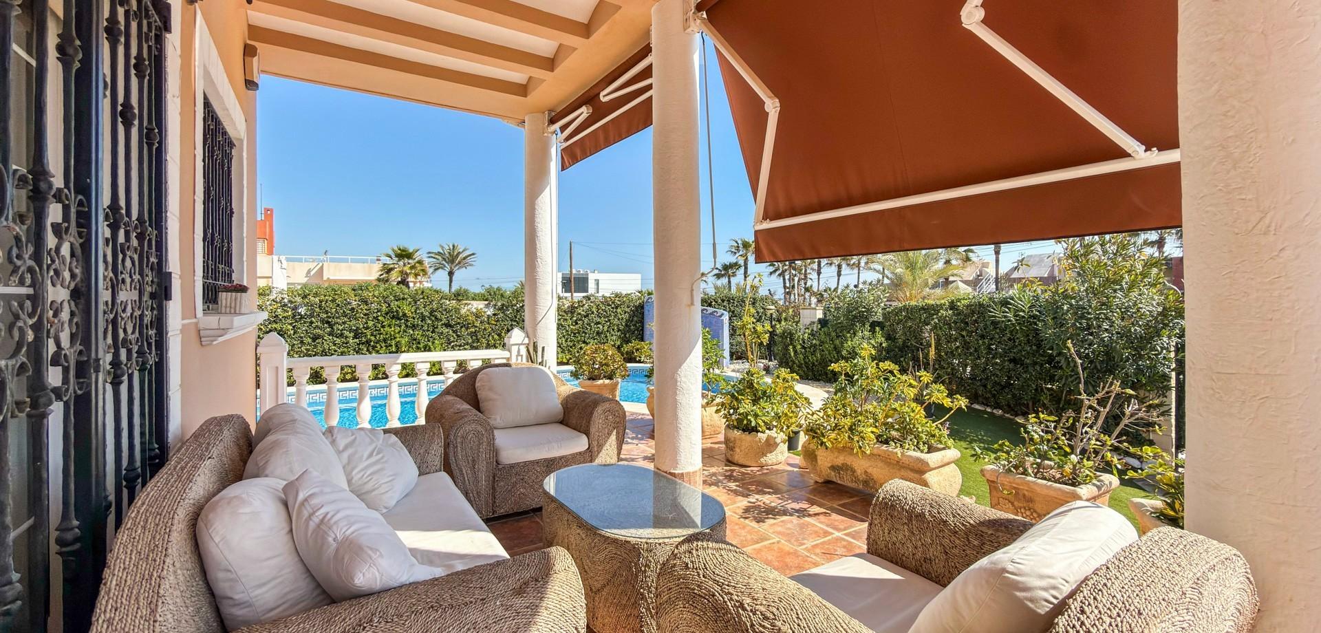 5-Bedroom Villa in Torre la Mata, Torrevieja - Image 15