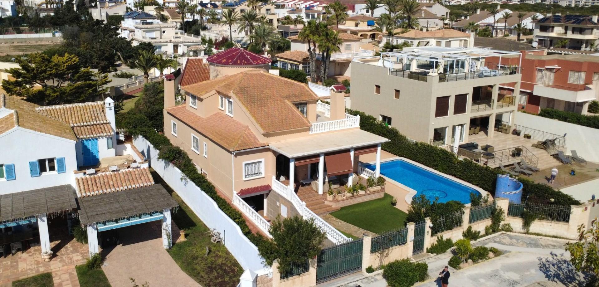 5-Bedroom Villa in Torre la Mata, Torrevieja - Image 19