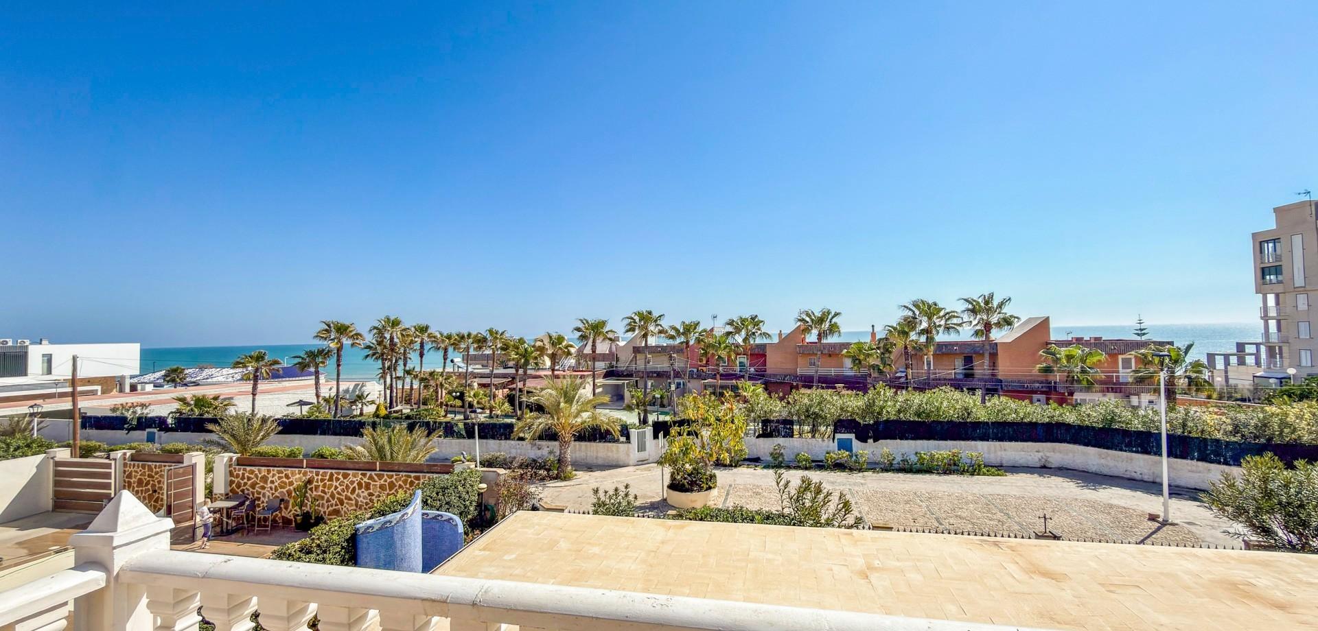 5-Bedroom Villa in Torre la Mata, Torrevieja - Image 41