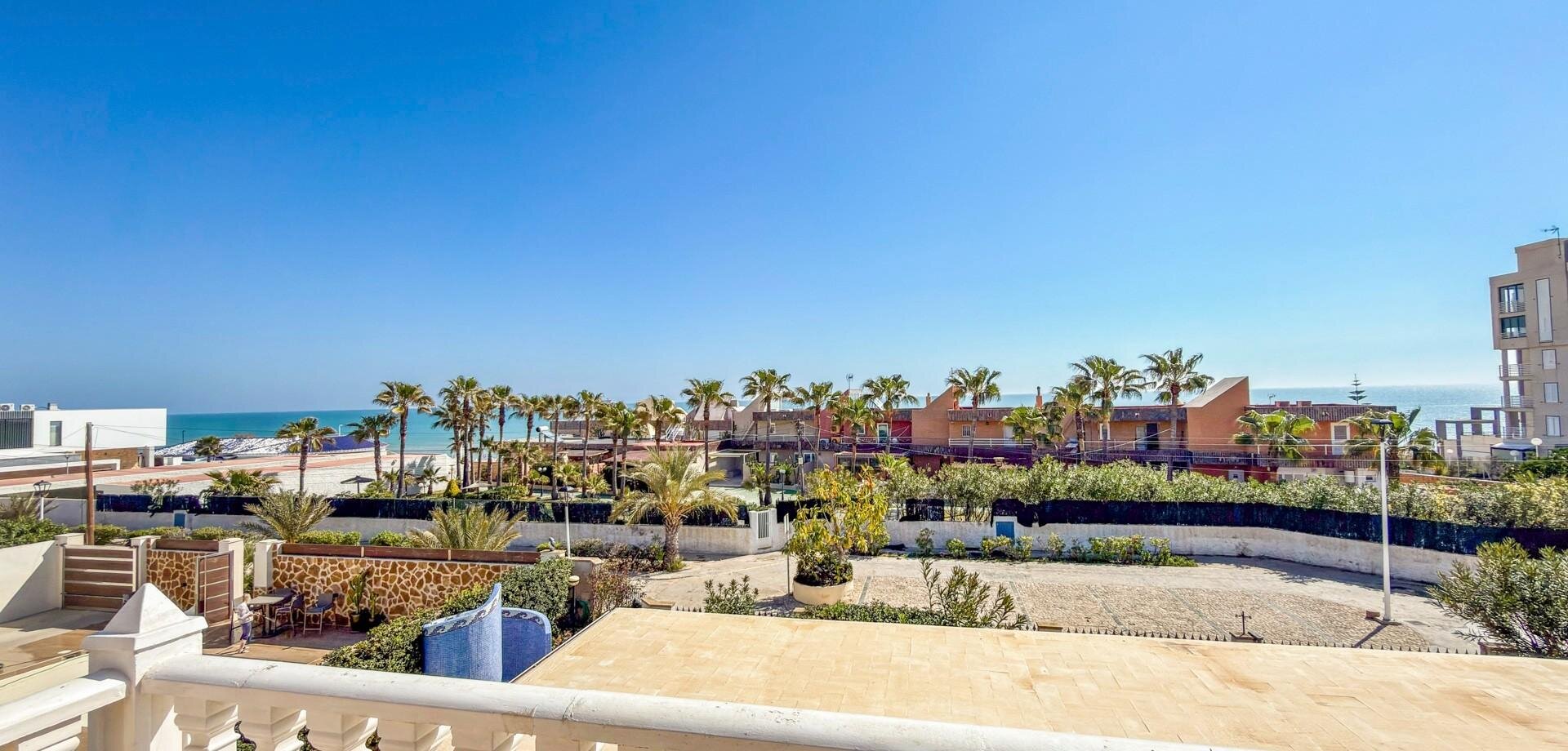 5-Bedroom Villa in Torre la Mata, Torrevieja - Image 41